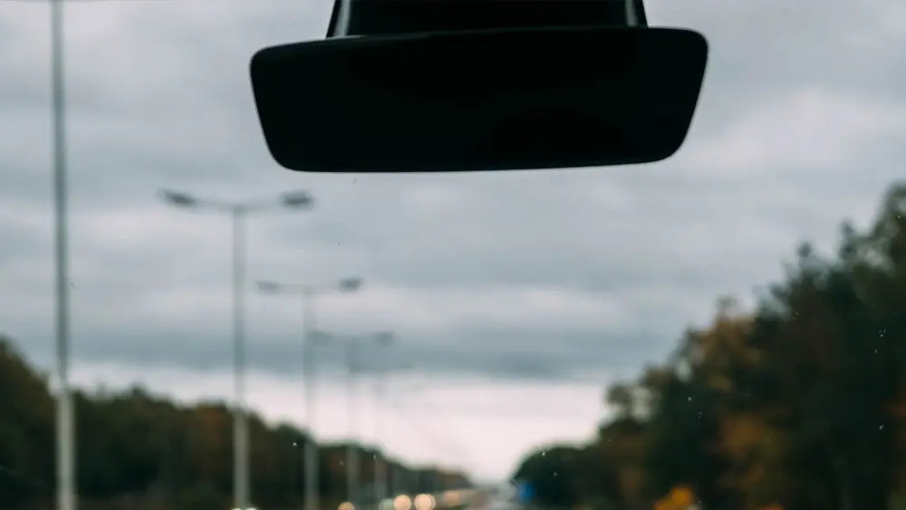 A melhor Dash Cam na frente e atrás